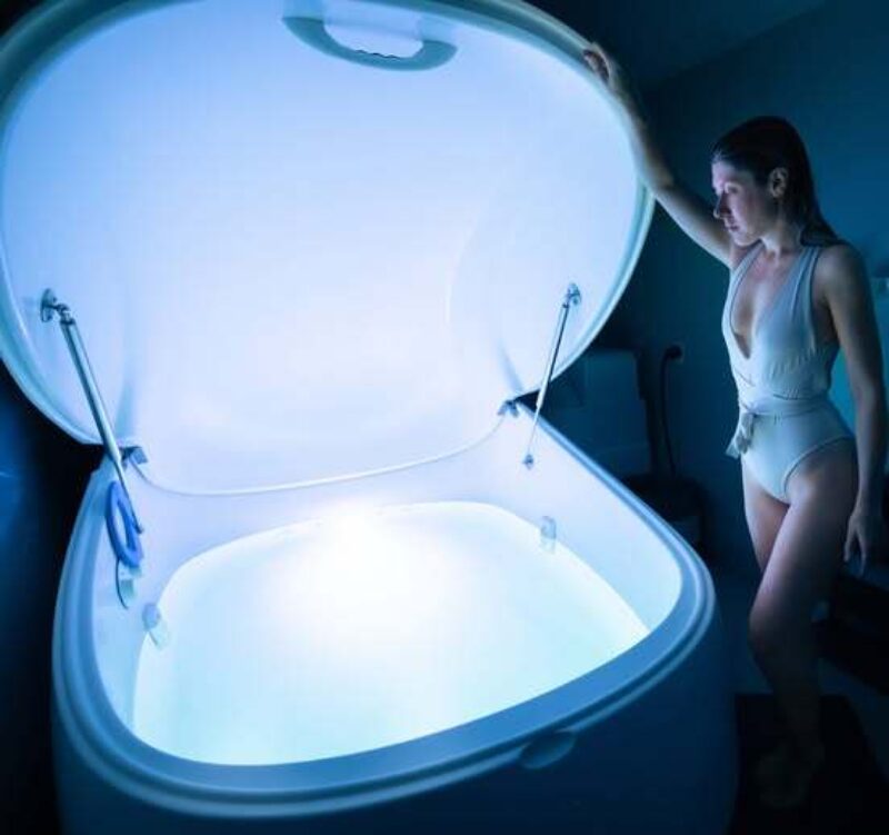 Float pod with lady