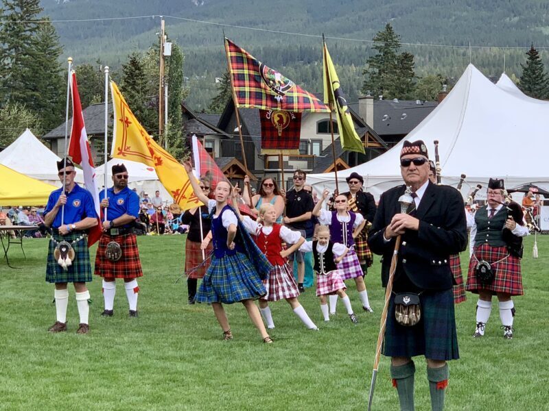 Colorful closing clans mine